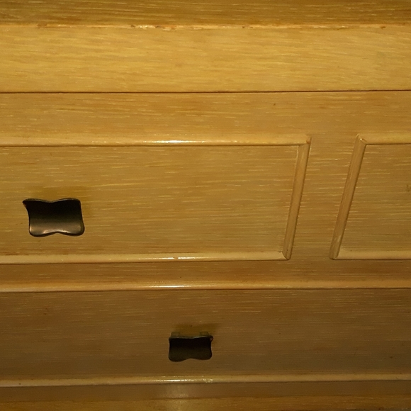 Knobs and Drawer Pulls - Picture 5 of 5